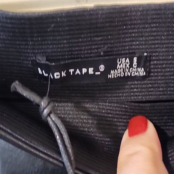 Beautiful faux leather skirt NWT - Picture 4 of 4